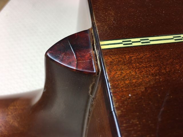 ネックヒール剥がれ（割れ）修理 - First Touch ギターリペア