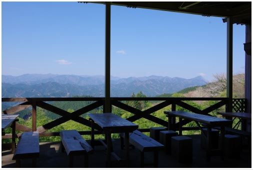 平九郎茶屋から見る　飯能アルプス　奥武蔵の山並