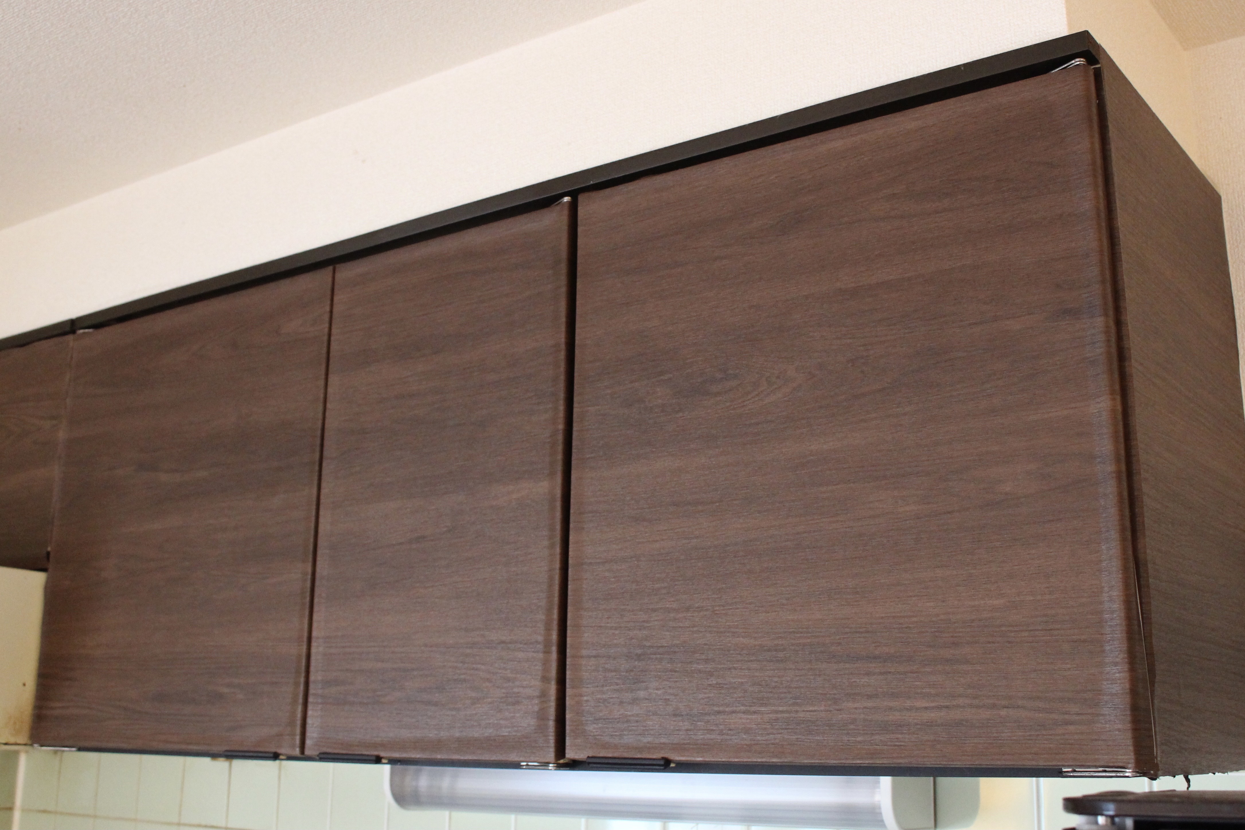 Diy サンゲツの高級壁紙リアテックをキッチンの扉に使用 フリーソフトselection