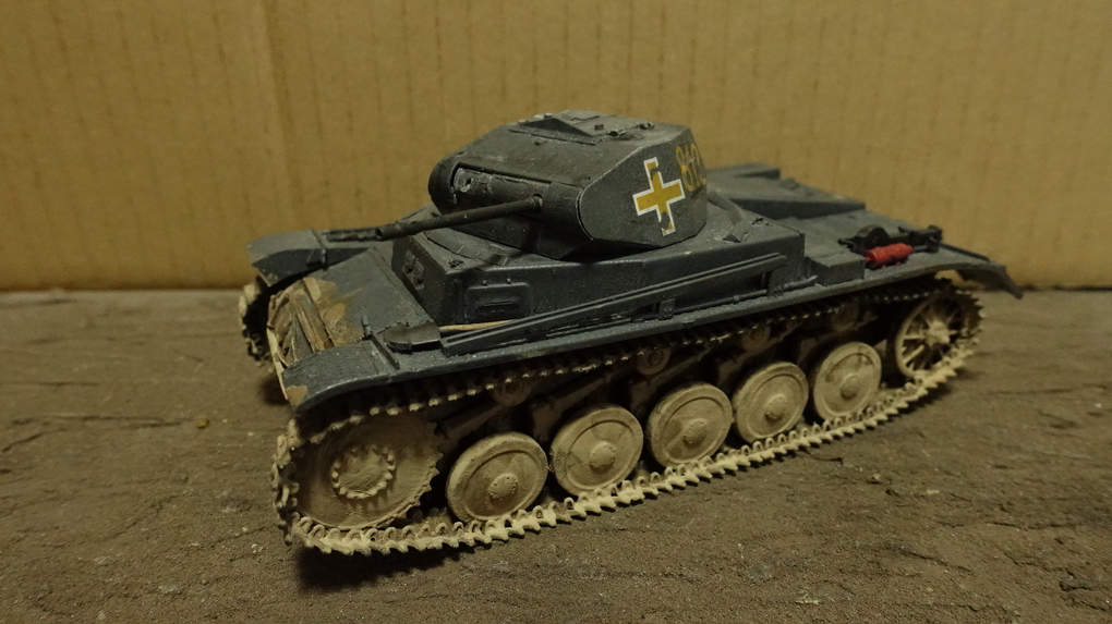 タミヤのミリタリーミニチュアシリーズ No.299 ドイツ軍 ２号戦車の足周りを汚し塗装する その１